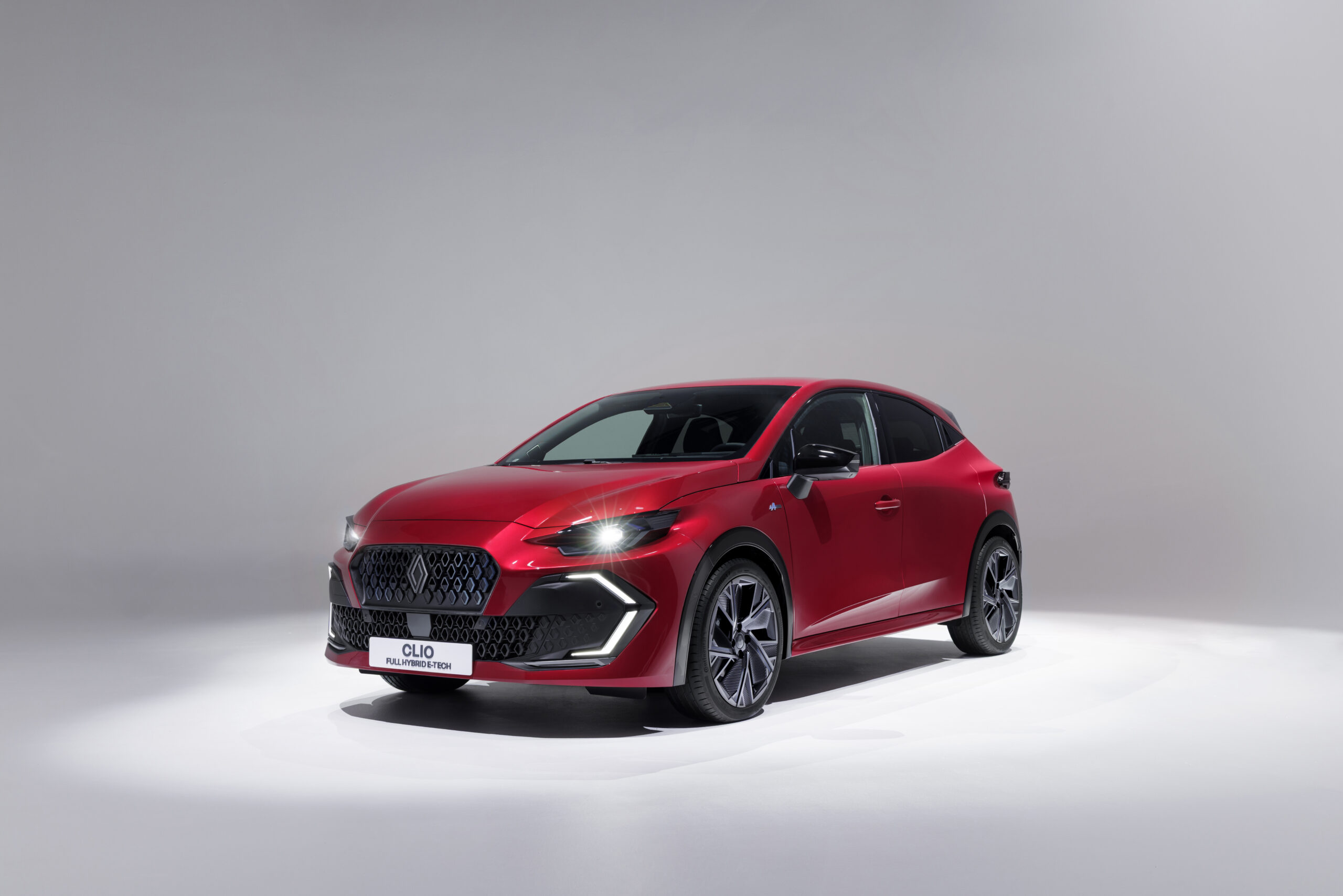 Yeni Renault Clio, 6. nesliyle yeniden sahneye çıkıyor