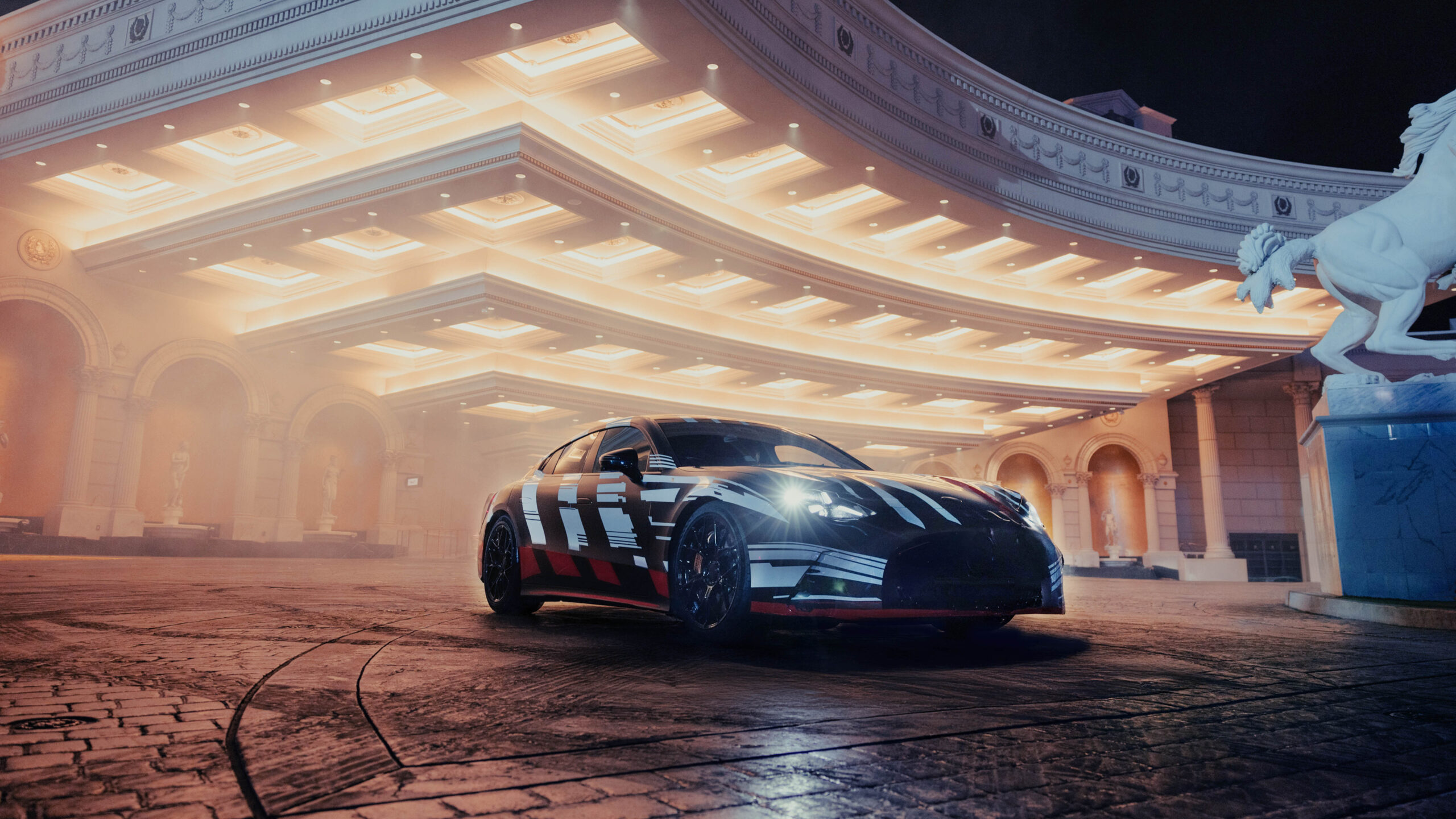 Mercedes-AMG GT 4-Kapı Coupe, heyecan uyandırmak için tasarlandı