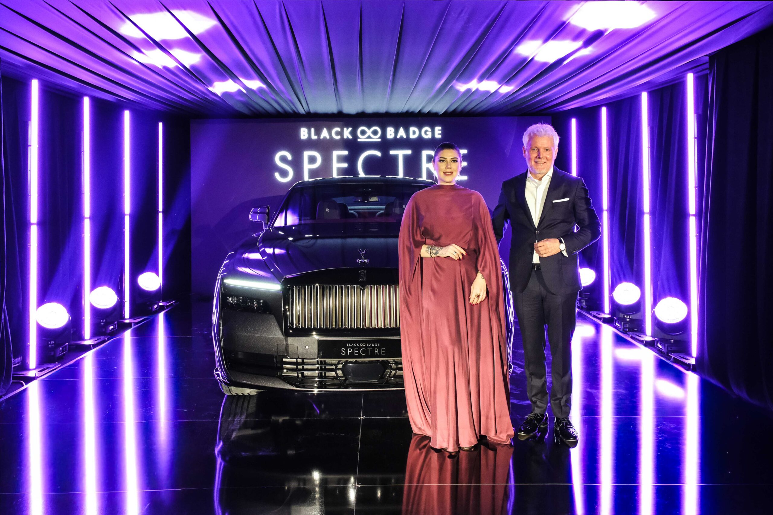 Tarihinin en güçlü Rolls-Royce’u Black Badge Spectre Türkiye sahnesinde