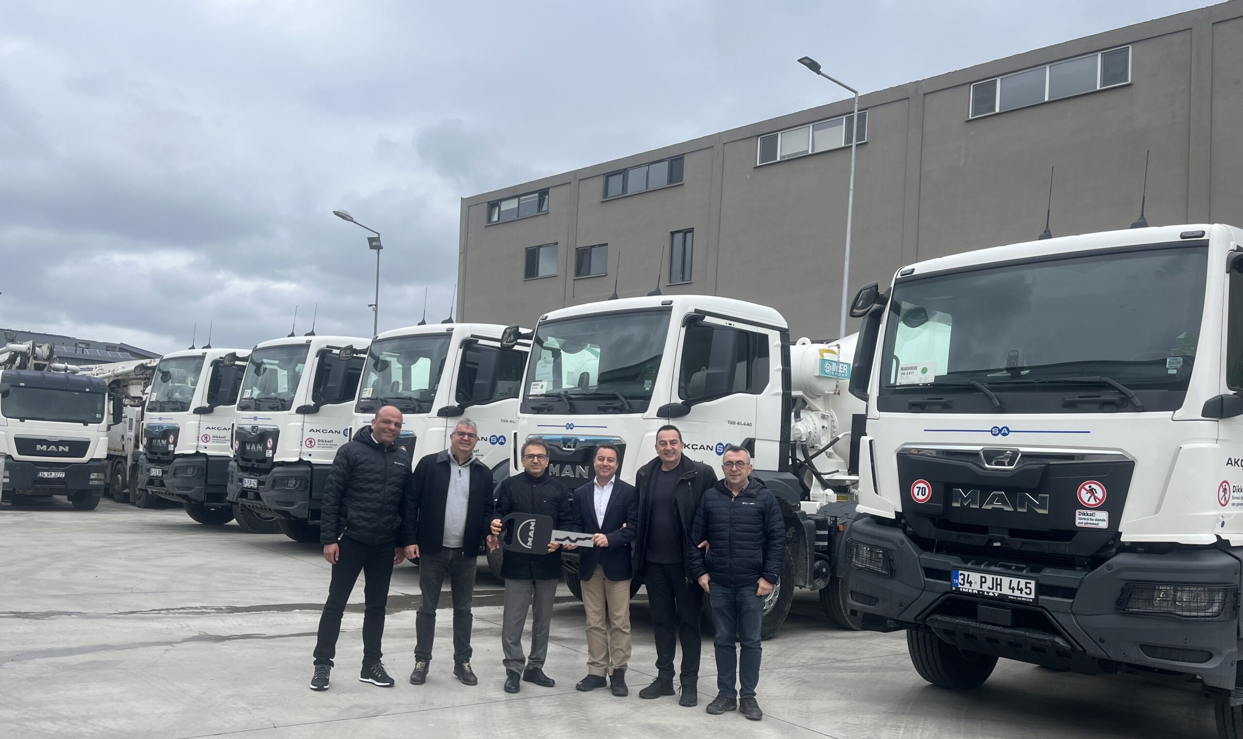 MAN ve Akçansa iş birliklerini 19 yeni araçla güçlendirdi